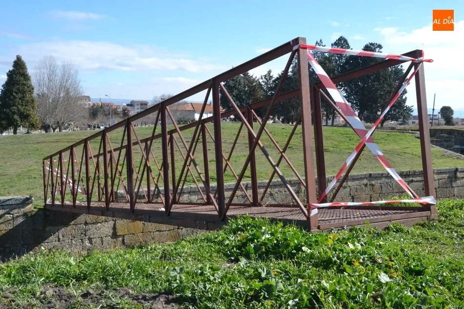 Foto 6 - Colocado el puente de Aris, que por el momento no se puede usar  