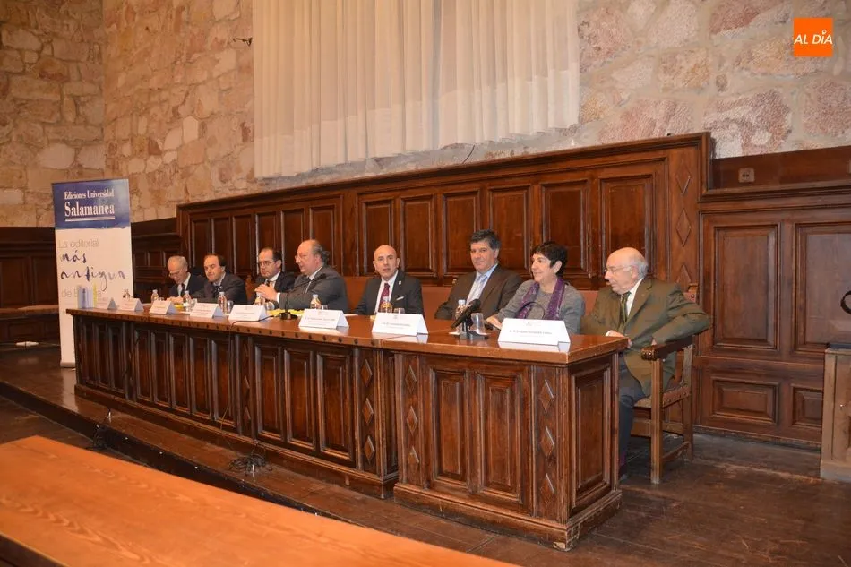 Foto 2 - La USAL rinde homenaje con un libro a Agust&iacute;n R&iacute;os Gonz&aacute;lez