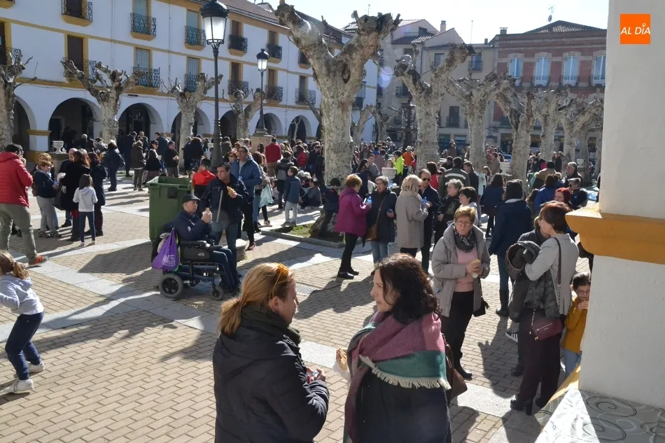 Foto 11 - Espl&eacute;ndida Operaci&oacute;n Bocata con m&aacute;s de 1.250 bocadillos repartidos  