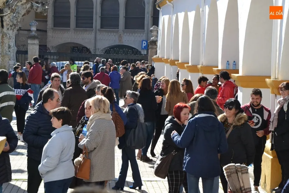 Foto 2 - Espl&eacute;ndida Operaci&oacute;n Bocata con m&aacute;s de 1.250 bocadillos repartidos  
