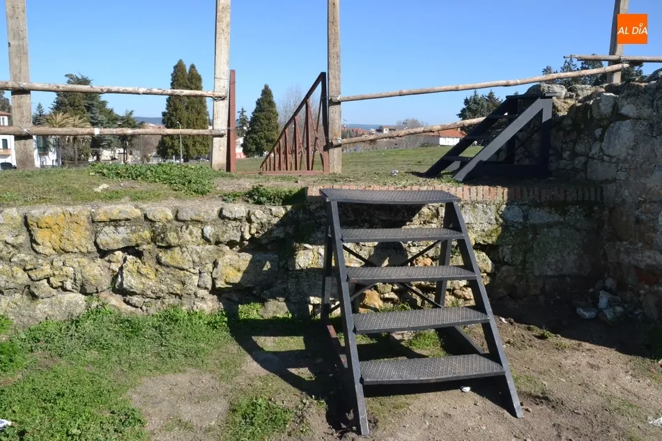 El Registro empieza a perder aparcamientos a la par que se abre el Puente de Aris  