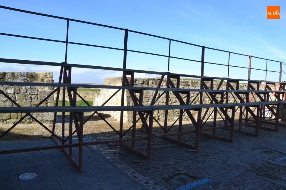 Foto 10 - El Registro empieza a perder aparcamientos a la par que se abre el Puente de Aris  