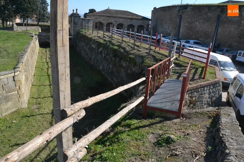 Foto 6 - El Registro empieza a perder aparcamientos a la par que se abre el Puente de Aris  