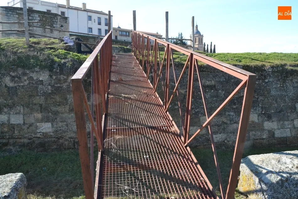 Foto 3 - El Registro empieza a perder aparcamientos a la par que se abre el Puente de Aris  
