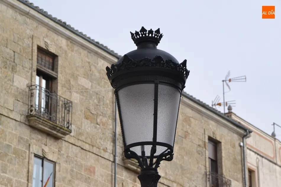 Foto 8 - La Plazuela del Conde ampl&iacute;a su iluminaci&oacute;n con la incorporaci&oacute;n de dos farolas  