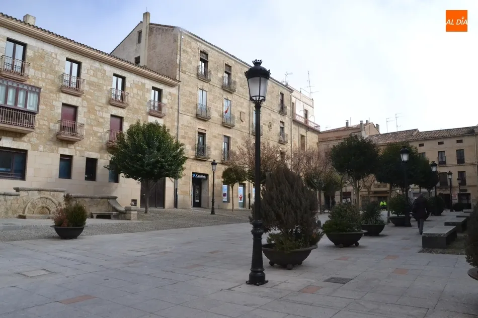 Foto 9 - La Plazuela del Conde ampl&iacute;a su iluminaci&oacute;n con la incorporaci&oacute;n de dos farolas  