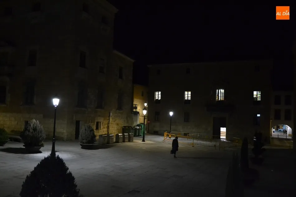 Foto 3 - La Plazuela del Conde ampl&iacute;a su iluminaci&oacute;n con la incorporaci&oacute;n de dos farolas  