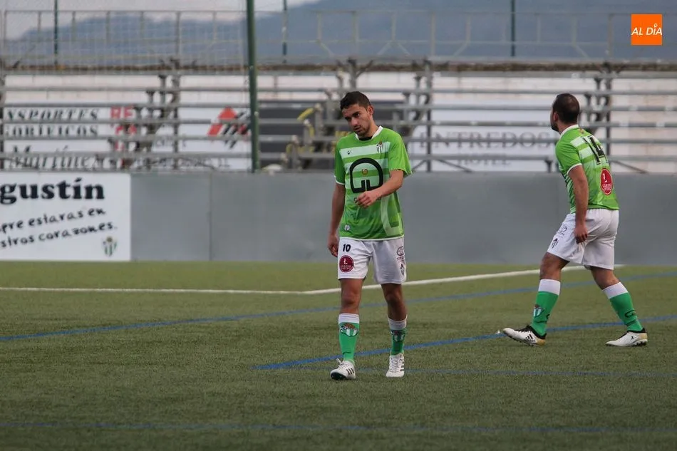 Foto 11 - El Navega doblega al Guijuelo &lsquo;B&rsquo; en el Municipal (0-2)
