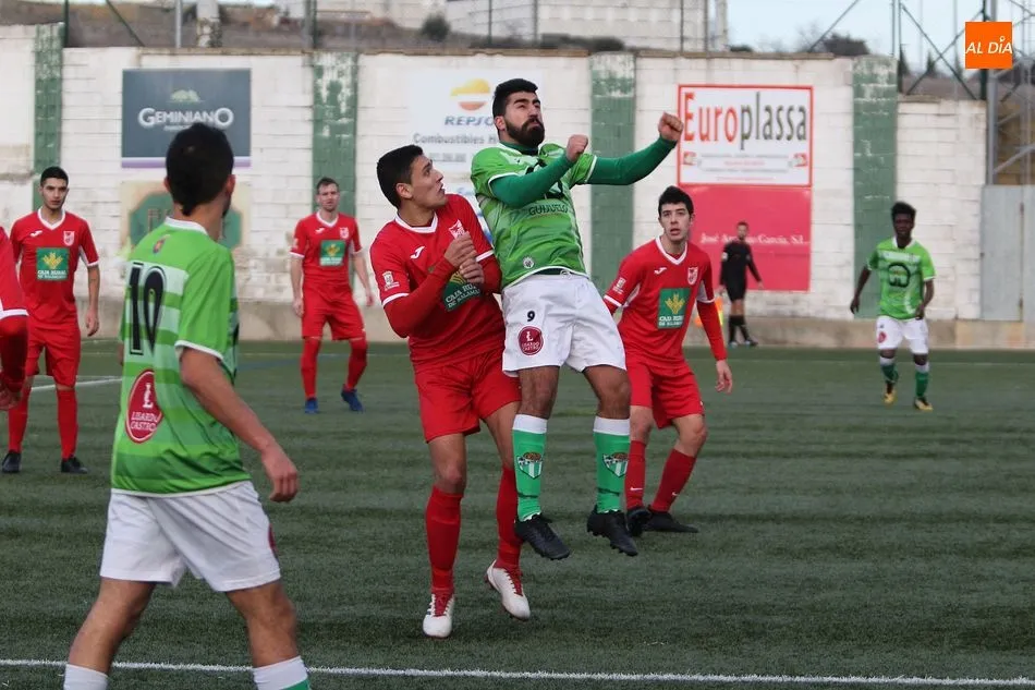 Foto 9 - El Navega doblega al Guijuelo &lsquo;B&rsquo; en el Municipal (0-2)
