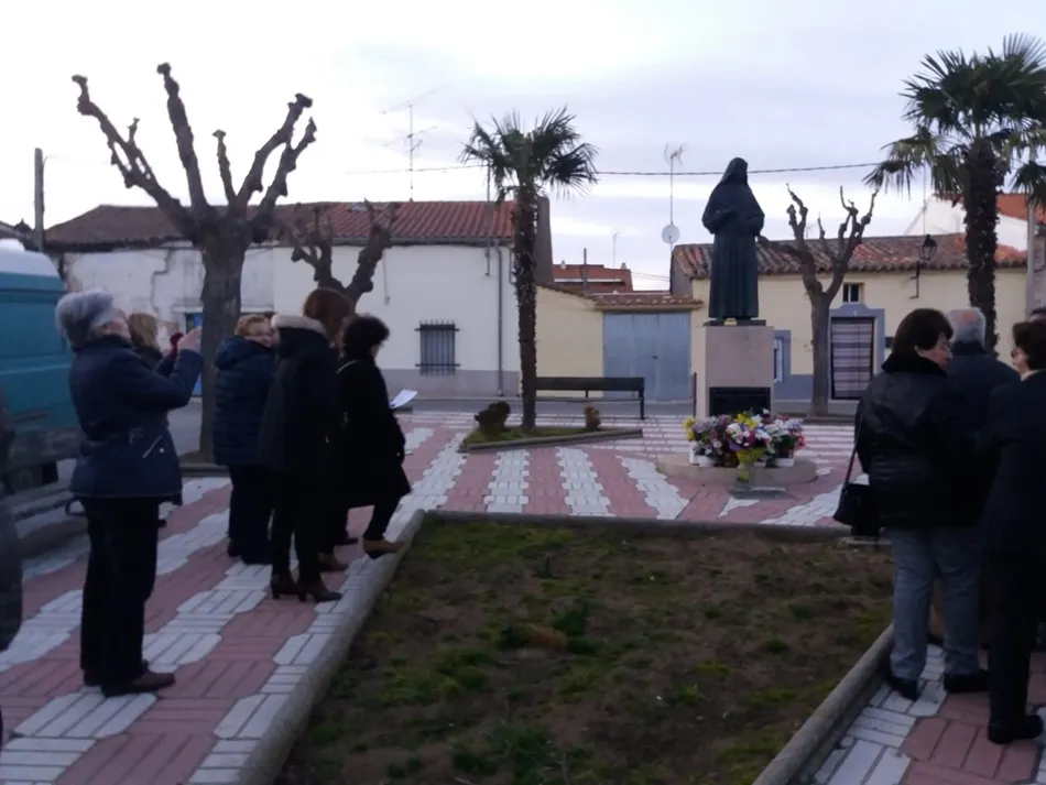 Foto 4 - Cantalpino rinde homenaje a sor Eusebia Palomino