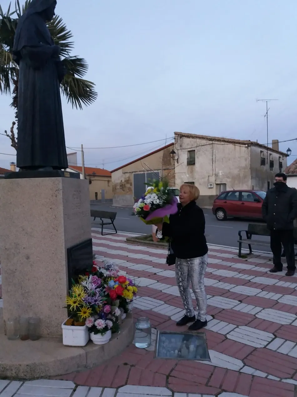 Foto 2 - Cantalpino rinde homenaje a sor Eusebia Palomino