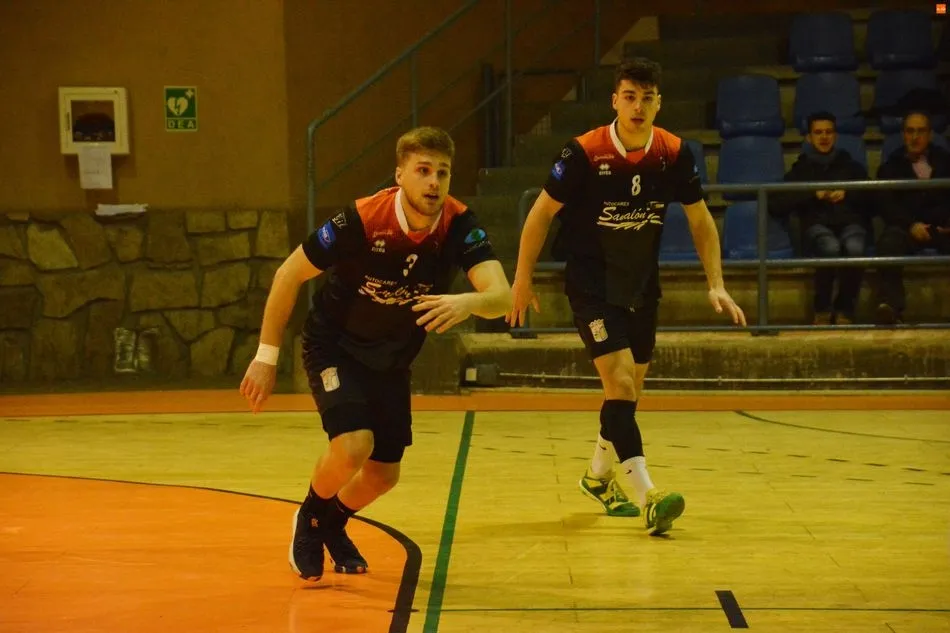 Foto 2 - El Ciudad de Salamanca se queda a un paso de ganar al BM Pinto (27-28)