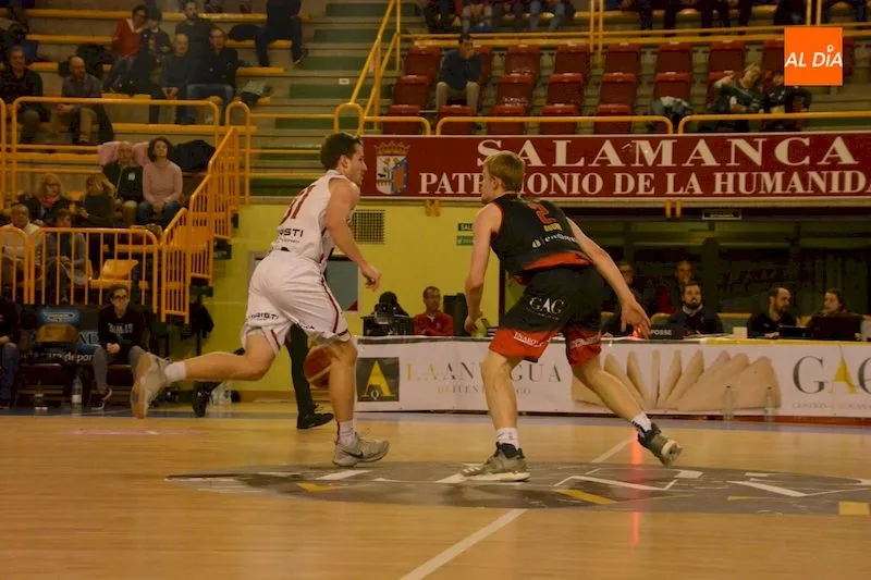 Foto 11 - La Antigua CB Tormes se ve superada por el Juaristi (40-71)