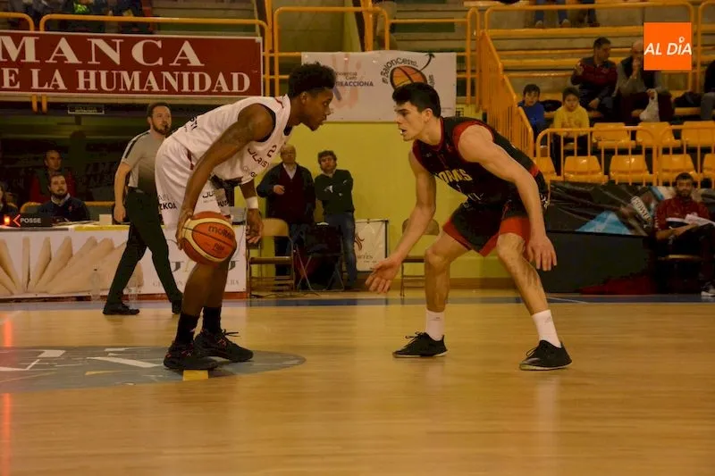 Foto 8 - La Antigua CB Tormes se ve superada por el Juaristi (40-71)