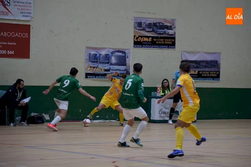Foto 7 - El Piensos Dur&aacute;n Albense le regala una victoria de autoridad a su afici&oacute;n frente al Atl&eacute;tico...