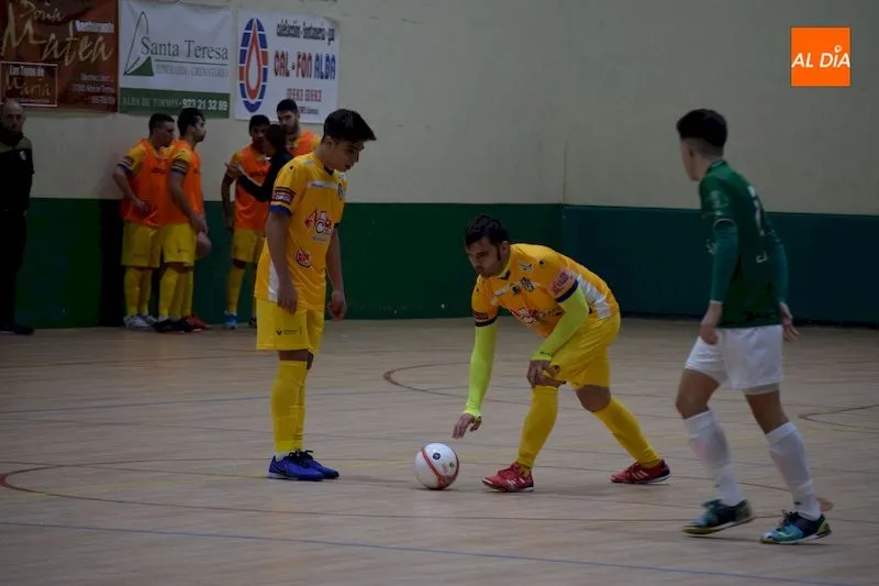 Foto 4 - El Piensos Dur&aacute;n Albense le regala una victoria de autoridad a su afici&oacute;n frente al Atl&eacute;tico...