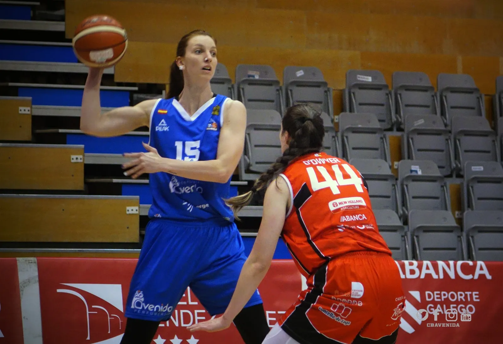 Una acción del partido / @CBAvenia