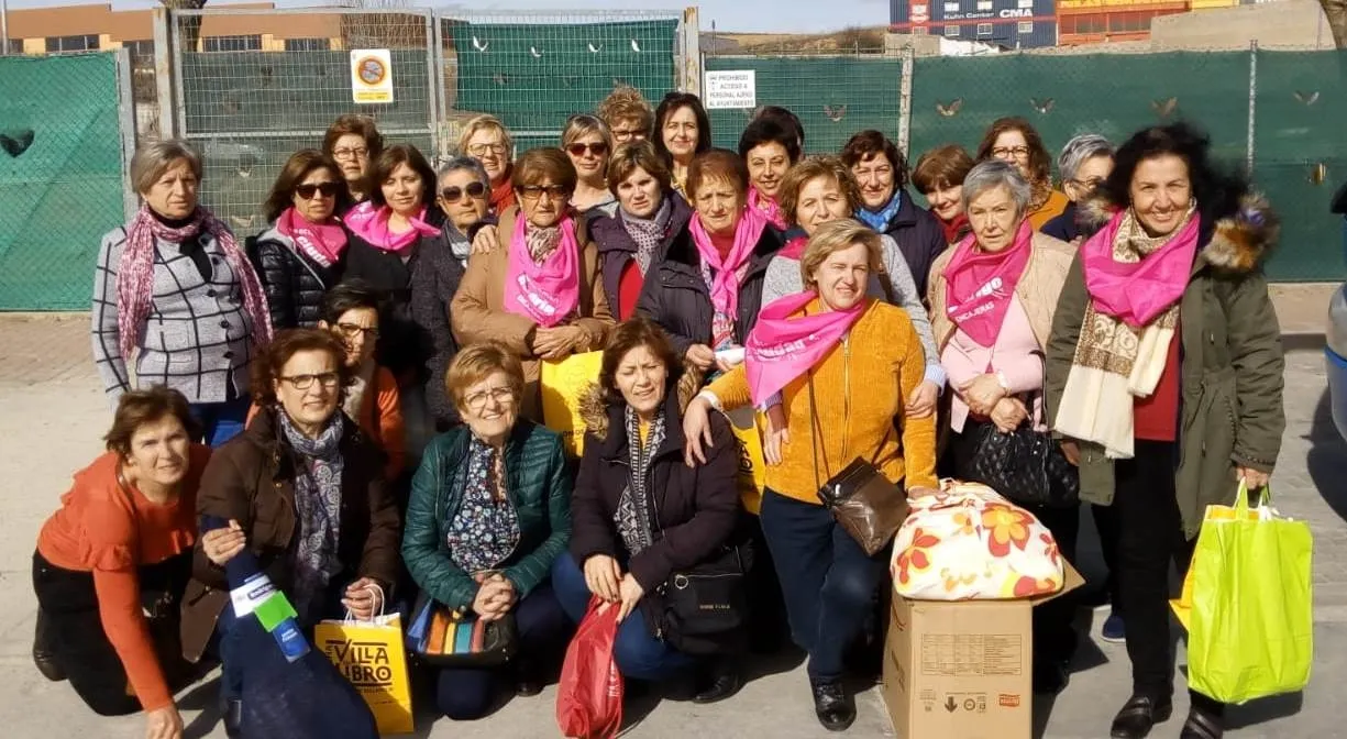 Mujeres de Miróbriga y comarca participan en el V Encuentro de Encajeras Villa de Zaratán  