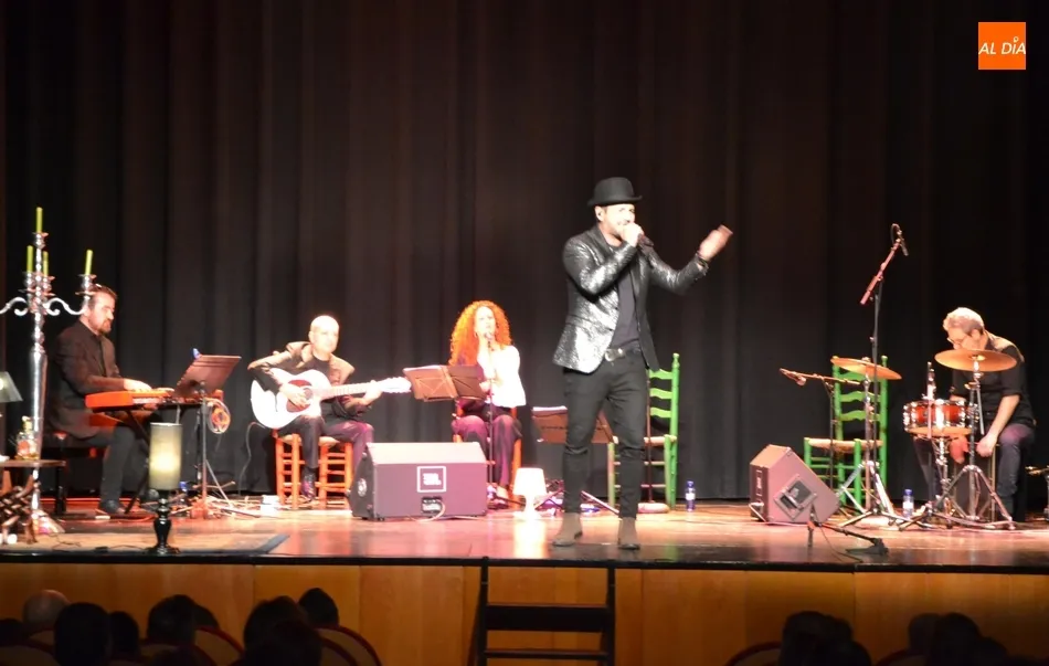 Foto 11 - Enorme devoci&oacute;n de los mirobrigenses por el maestro Joaqu&iacute;n Sabina  