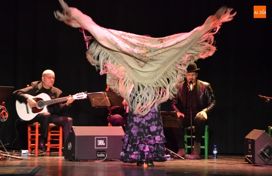 Foto 8 - Enorme devoci&oacute;n de los mirobrigenses por el maestro Joaqu&iacute;n Sabina  