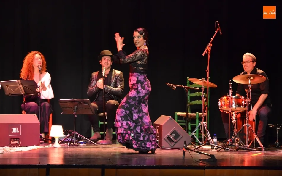 Foto 3 - Enorme devoci&oacute;n de los mirobrigenses por el maestro Joaqu&iacute;n Sabina  