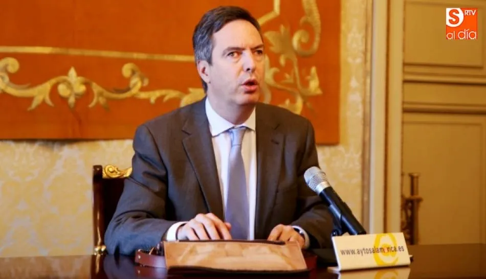 Enrique Sánchez-Guijo, concejal de Economía, durante una rueda de prensa