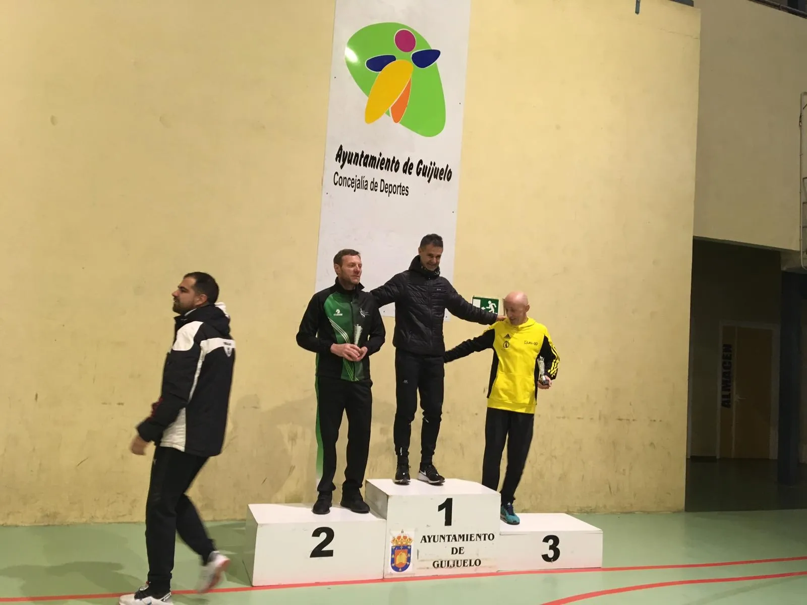 Foto 3 - Cuatro atletas mirobrigenses suben al podio en la Media Marat&oacute;n de Guijuelo  