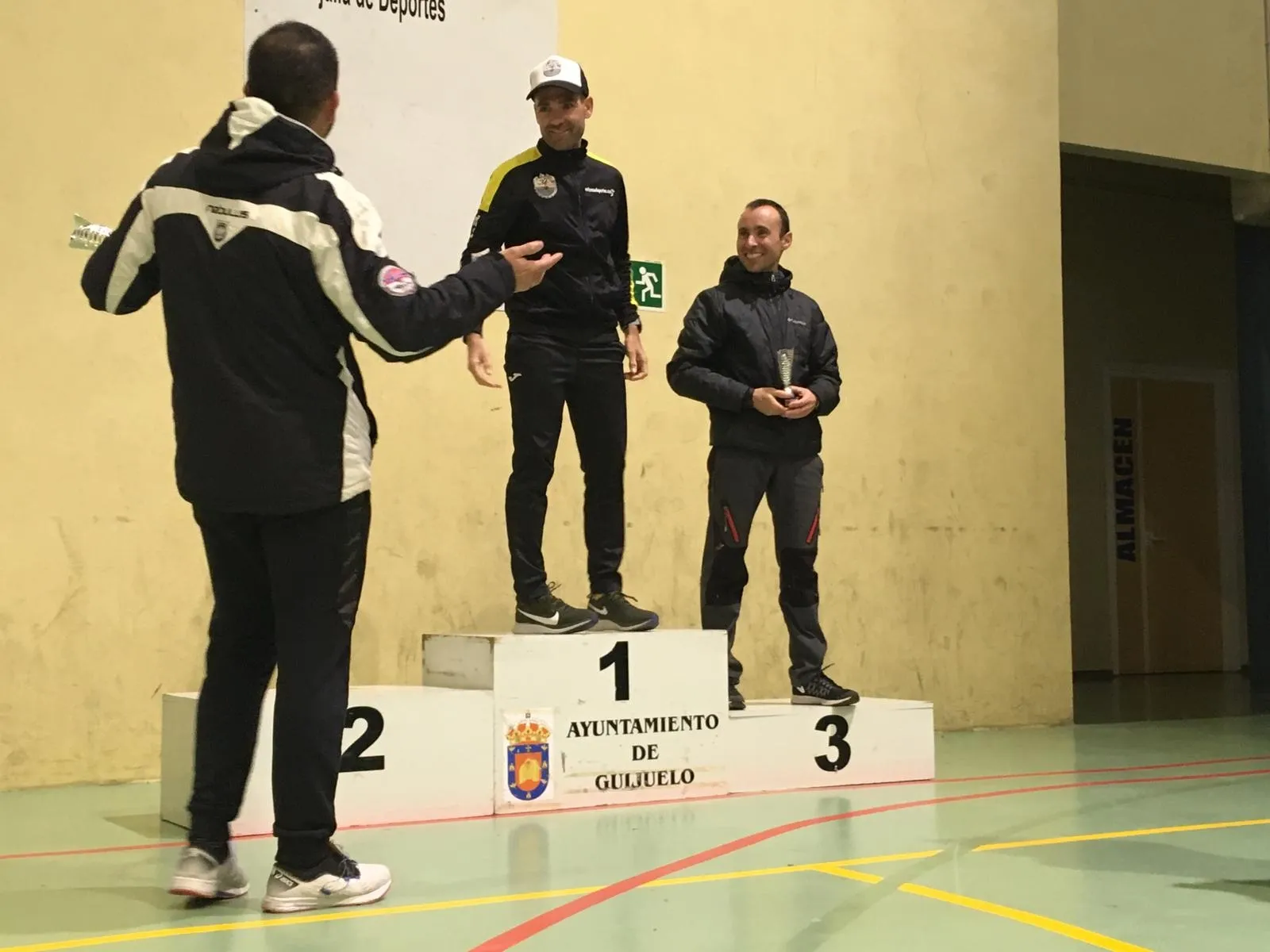 Foto 2 - Cuatro atletas mirobrigenses suben al podio en la Media Marat&oacute;n de Guijuelo  
