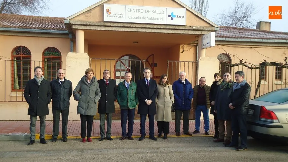 Autoridades locales y provinciales que acudieron a la presentación de este proyecto en Calzada de Valdunciel