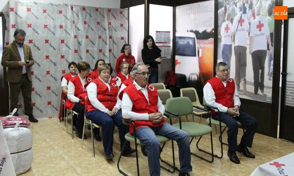Foto 5 - Cruz Roja presenta el equipo de Respuesta B&aacute;sica en Emergencias de Vitigudino  