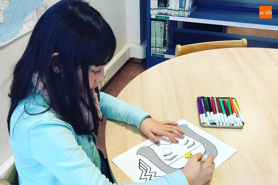 El taller de máscaras inicia las actividades de cara al carnaval