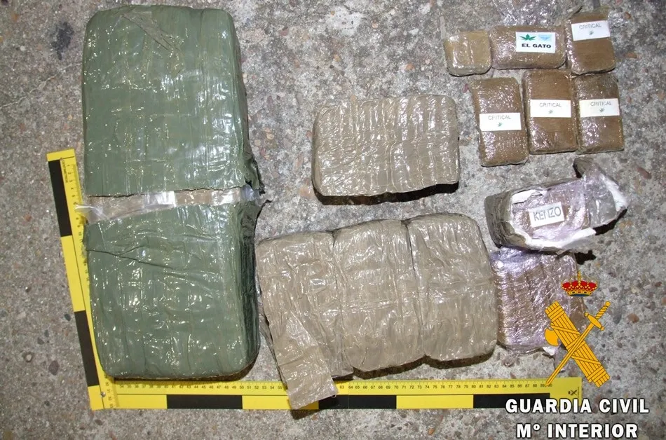 Detenido en Ituero de Azaba un individuo que llevaba en su coche 10,4 kilos de hachís  