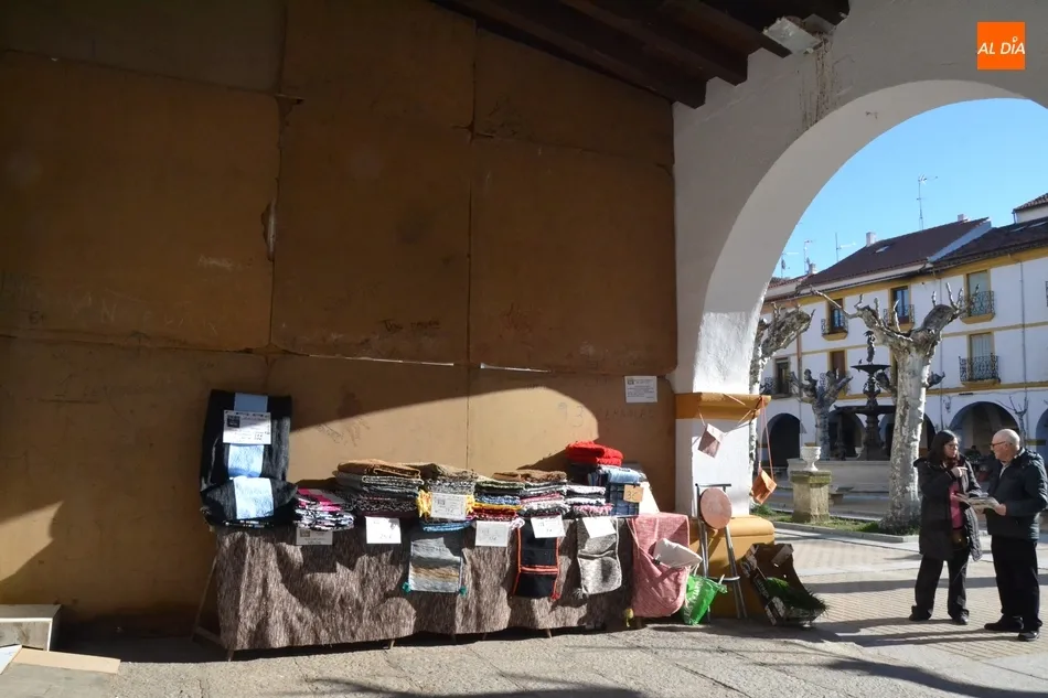 Foto 3 - La Plazuela del Buen Alcalde inicia su mutaci&oacute;n carnavalera  