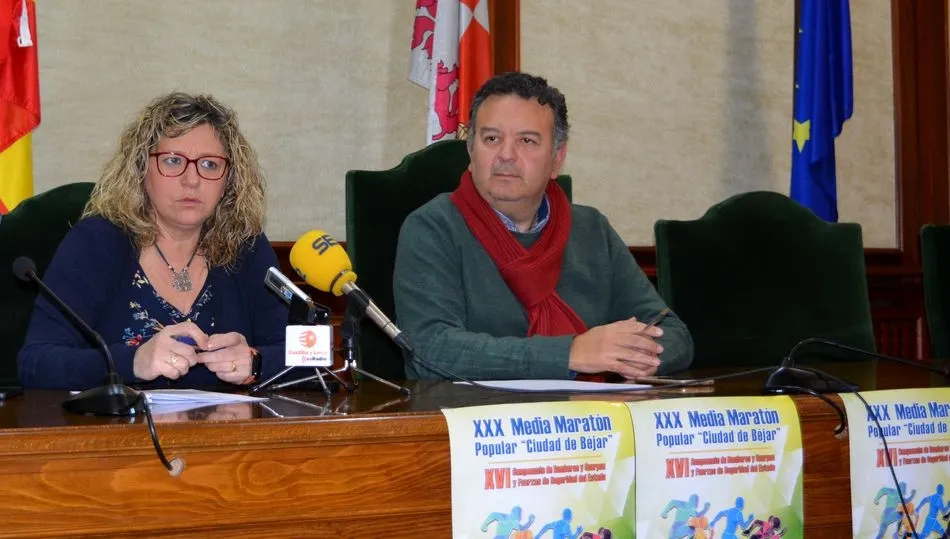 Mª del Carmen Hernández, Club de Atlestismo y Raúl Hernández, concejal de Deportes