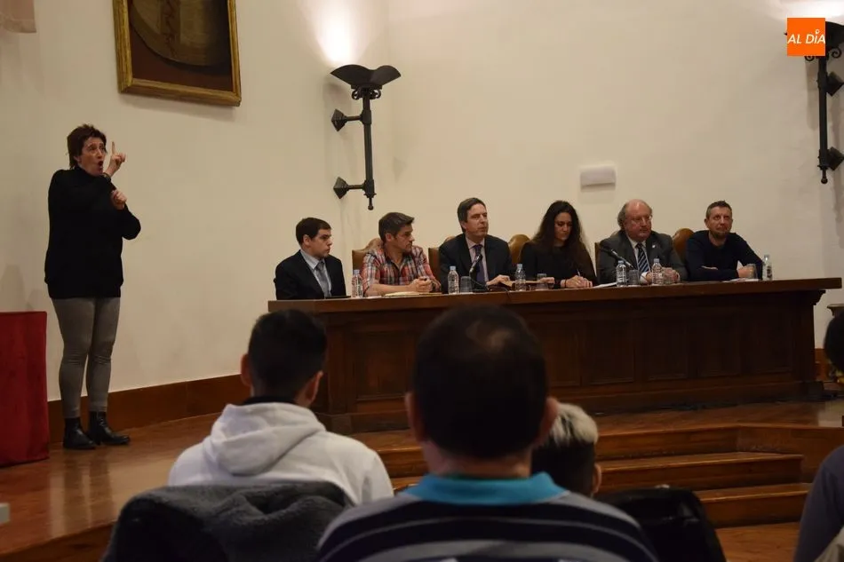 Foto 6 - La Fundaci&oacute;n AVIVA debate sobre la inclusi&oacute;n social en el mundo del deporte