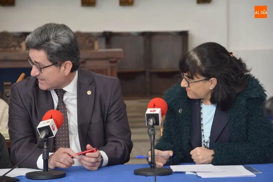 Foto 2 - La USAL emite un programa&nbsp;desde la Capilla de Fonseca con motivo del D&iacute;a Mundial de la Radio  