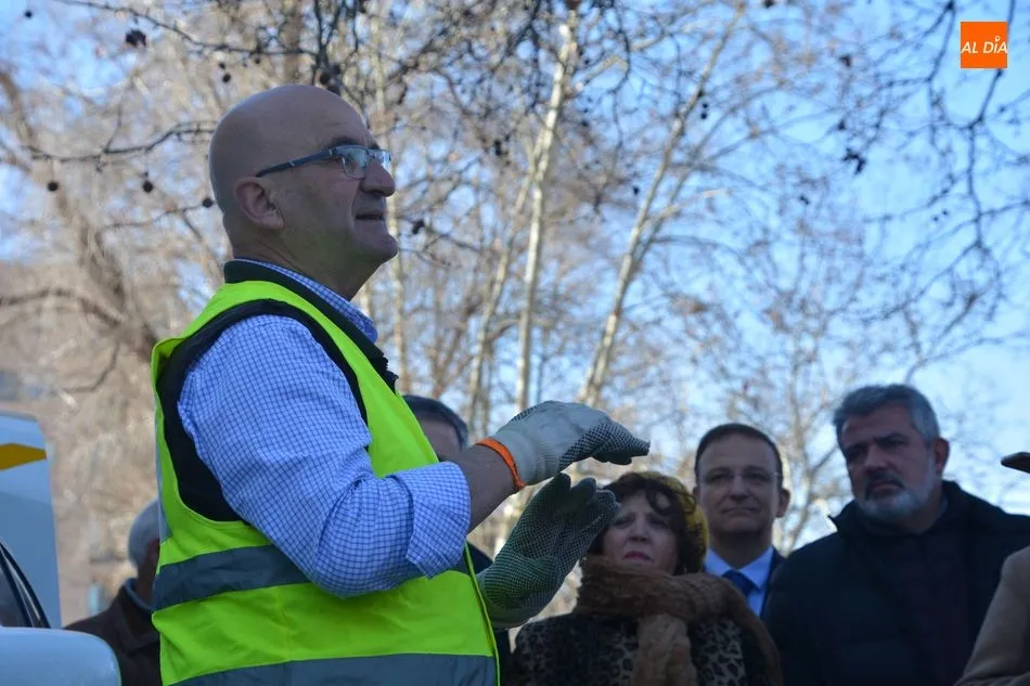 Foto 5 - Un taller de la DGT explica a los conductores c&oacute;mo colocar correctamente las cadenas&nbsp;