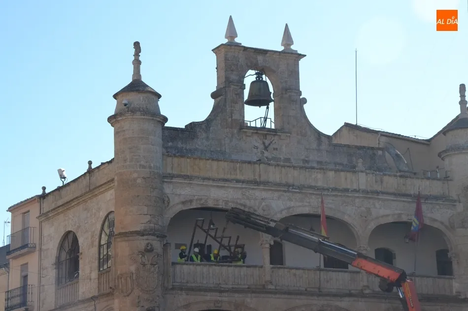 Foto 8 - La Plaza Mayor se empieza a vestir de Carnaval  