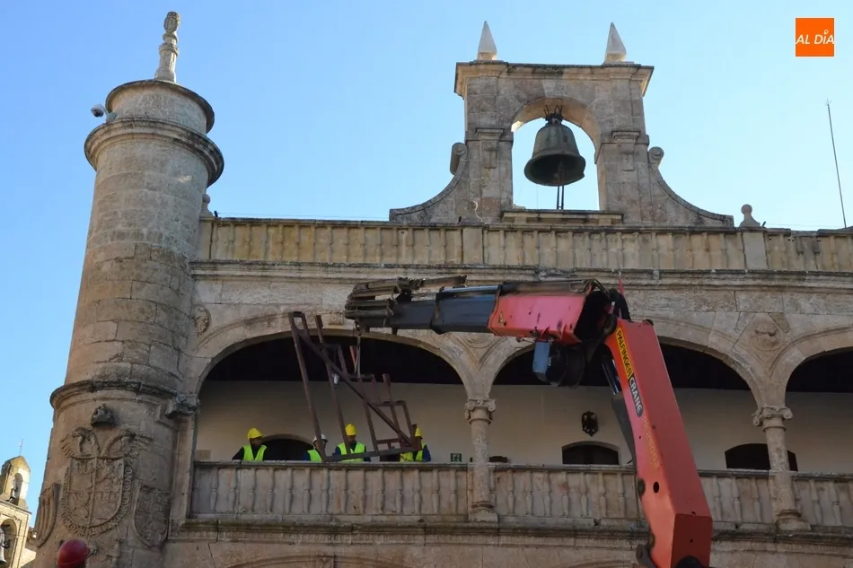 Foto 6 - La Plaza Mayor se empieza a vestir de Carnaval  