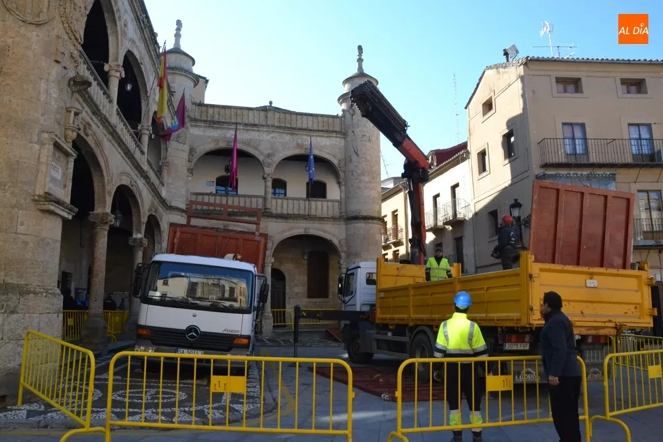 Foto 4 - La Plaza Mayor se empieza a vestir de Carnaval  