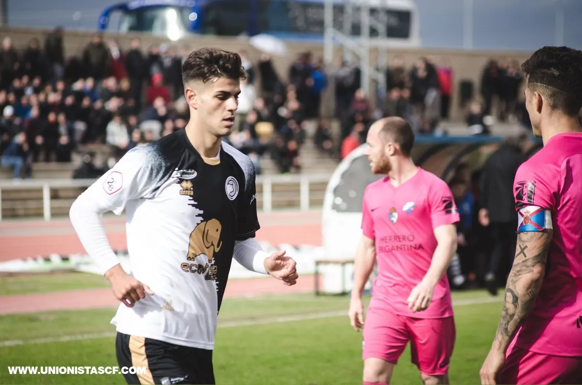 Diego Hernández en un partido con Unionistas / Unionistas CF