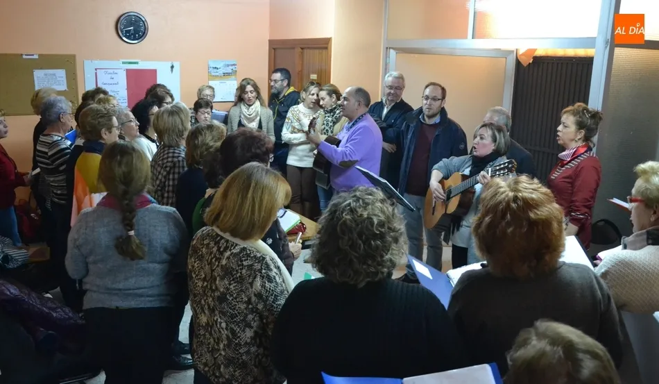 Foto 4 - El PP visita a la murga Amanece que no es poco  