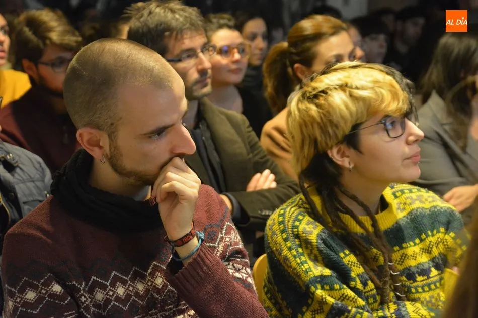 Foto 3 - El Colectivo Feministas Trece Rosas invita a la reflexi&oacute;n sobre los mitos del amor rom&aacute;ntico  