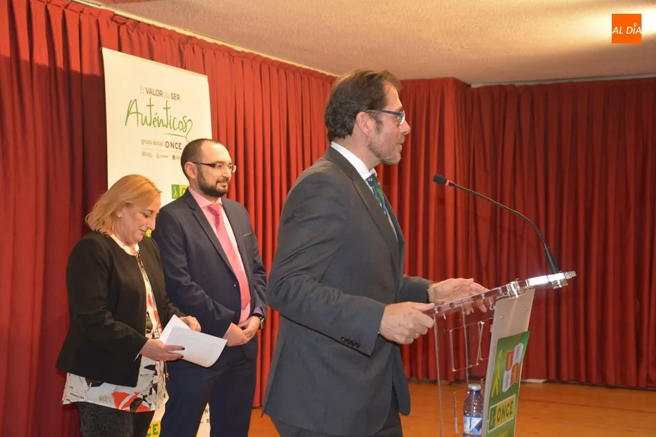 Foto 9 - M&ordf; &Aacute;ngeles Ruano Garc&iacute;a renueva como directora de la ONCE en Salamanca