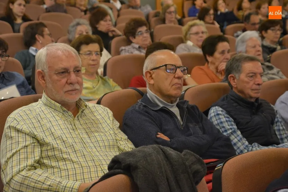 Foto 4 - Interesante sesi&oacute;n sobre la historia del feminismo en el Programa Interuniversitario de la...