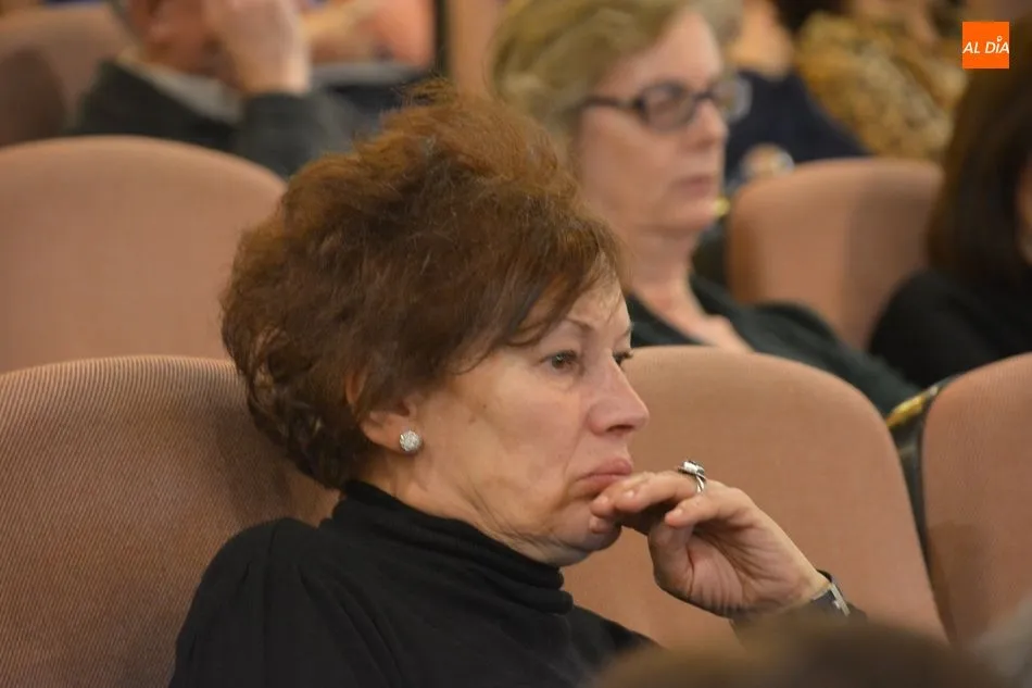 Foto 2 - Interesante sesi&oacute;n sobre la historia del feminismo en el Programa Interuniversitario de la...