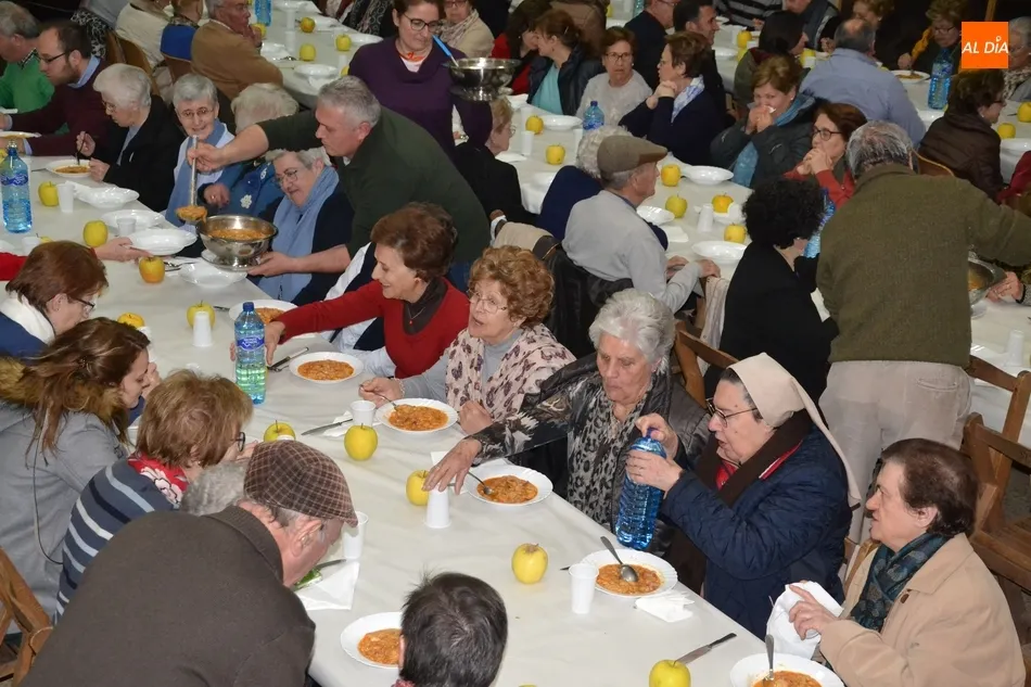 Foto 10 - Unas 150 personas asisten a la Cena del Hambre de Manos Unidas  