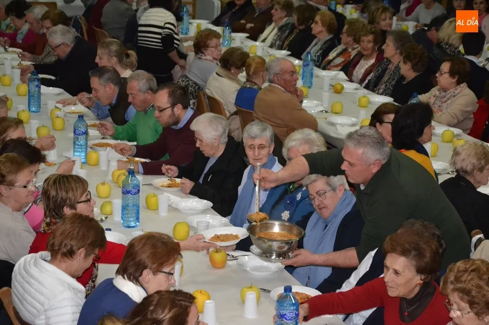 Foto 9 - Unas 150 personas asisten a la Cena del Hambre de Manos Unidas  