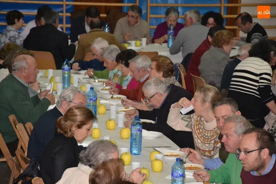 Foto 8 - Unas 150 personas asisten a la Cena del Hambre de Manos Unidas  