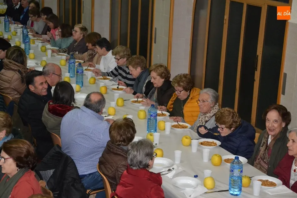 Foto 4 - Unas 150 personas asisten a la Cena del Hambre de Manos Unidas  